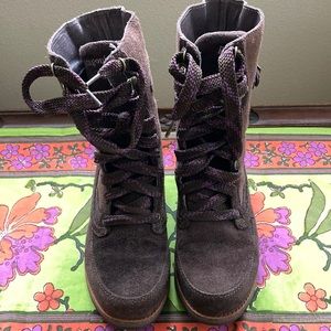 Patagonia Lace-up Boots, Women’s size 7 1/2, Espresso Brown, Great Condition